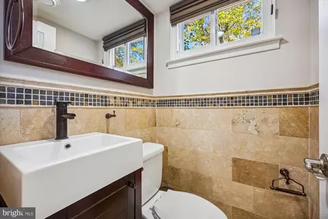 Bath - 800 Hillsboro Dr, Silver Spring, MD 20902 photo 1 of 3