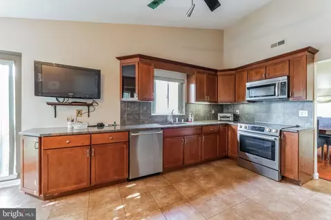 1661 Nordic Hill Cir, Silver Spring, MD 20906 photo 9