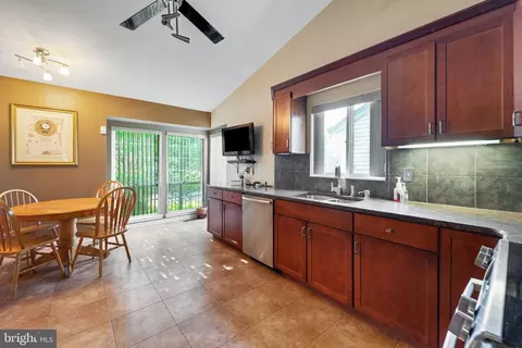1661 Nordic Hill Cir, Silver Spring, MD 20906 photo 8