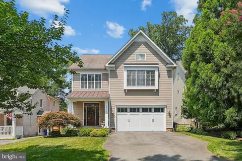 5613 Johnson Ave, Bethesda, MD 20817