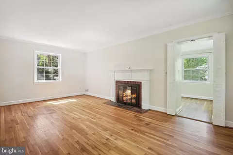 1012 Roswell Dr, Silver Spring, MD 20901 photo 4