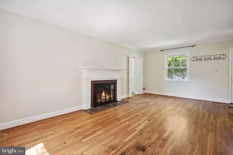 1012 Roswell Dr, Silver Spring, MD 20901 photo 3