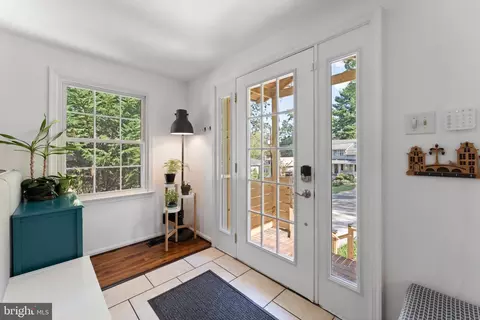 Entry Way - 2005 Grace Church Rd, Silver Spring, MD 20910 photo 1 of 3