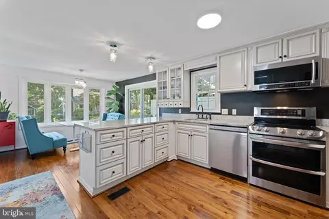 Kitchen - 2005 Grace Church Rd, Silver Spring, MD 20910 photo 3 of 5