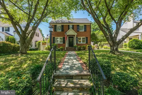 7816 Stratford Rd, Bethesda, MD 20814