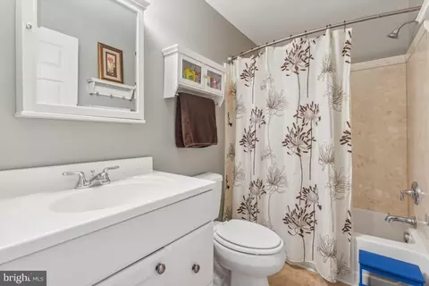 Bath - 3247 Saint Augustine Ct, Olney, MD 20832 photo 4 of 4