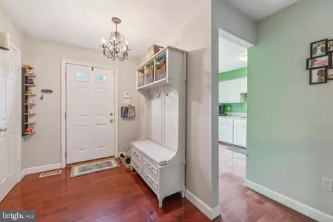Entry Way - 3247 Saint Augustine Ct, Olney, MD 20832 photo 2 of 2