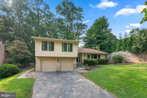 2 Scotch Mist Ct, Potomac, MD 20854