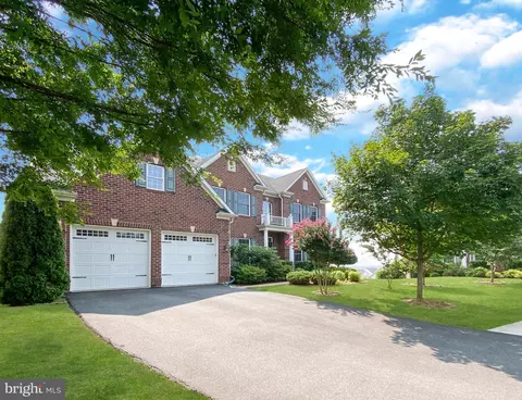 11401 Heather Point Pl, Clarksburg, MD 20871