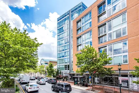 6820 Wisconsin Ave #3008, Bethesda, MD 20815