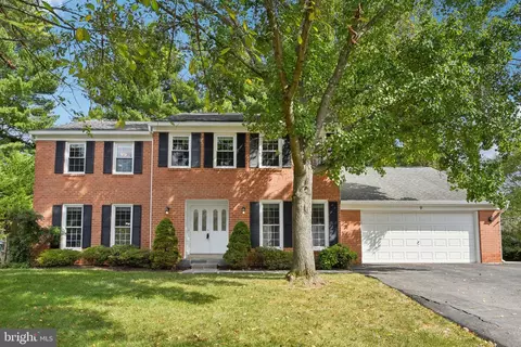 9 Thorburn Pl, Gaithersburg, MD 20878