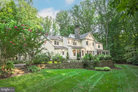 Exterior - 11217 River View Dr, Potomac, MD 20854 photo 10 of 13