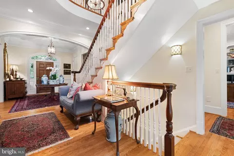 Entry Way - 11217 River View Dr, Potomac, MD 20854 photo 7 of 15