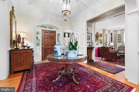 Entry Way - 11217 River View Dr, Potomac, MD 20854 photo 2 of 15