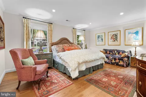 Bedroom - 11217 River View Dr, Potomac, MD 20854 photo 4 of 7