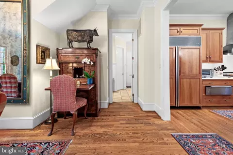Entry Way - 11217 River View Dr, Potomac, MD 20854 photo 11 of 15