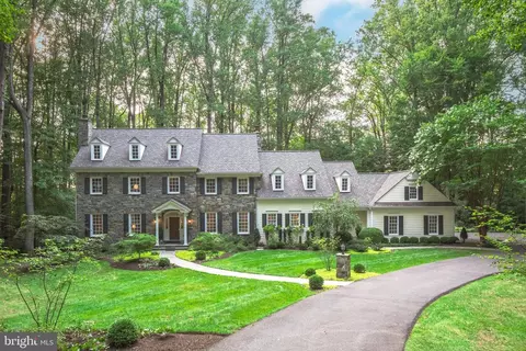 Exterior - 11217 River View Dr, Potomac, MD 20854 photo 2 of 13