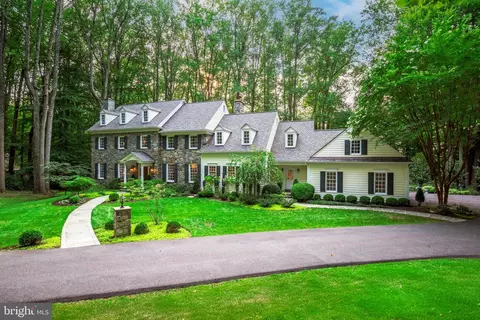 Exterior - 11217 River View Dr, Potomac, MD 20854 photo 3 of 13