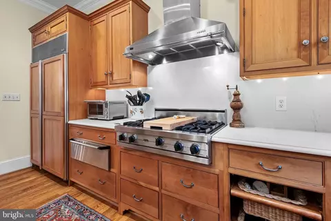 Kitchen - 11217 River View Dr, Potomac, MD 20854 photo 4 of 5
