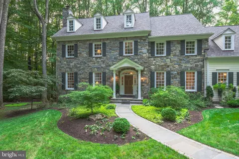 Exterior - 11217 River View Dr, Potomac, MD 20854 photo 5 of 13
