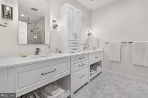 Bath - 11217 River View Dr, Potomac, MD 20854 photo 7 of 7