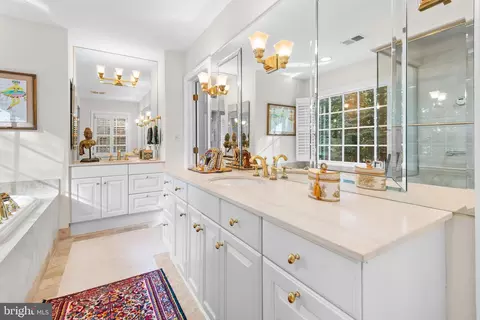 Bath - 11217 River View Dr, Potomac, MD 20854 photo 3 of 7