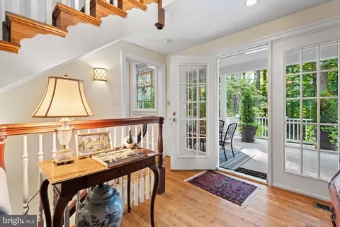 Entry Way - 11217 River View Dr, Potomac, MD 20854 photo 8 of 15