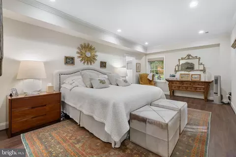 Bedroom - 11217 River View Dr, Potomac, MD 20854 photo 6 of 7
