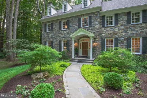 Exterior - 11217 River View Dr, Potomac, MD 20854 photo 6 of 13
