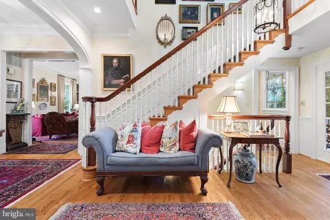 Entry Way - 11217 River View Dr, Potomac, MD 20854 photo 6 of 15