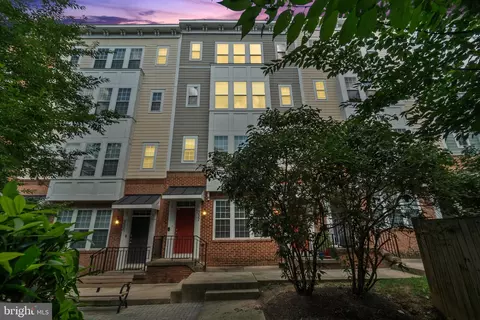 359 Belt Pl #36-359, Gaithersburg, MD 20877