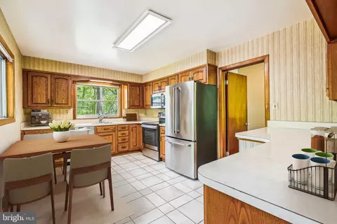 11621 Springridge Rd, Potomac, MD 20854 photo 14