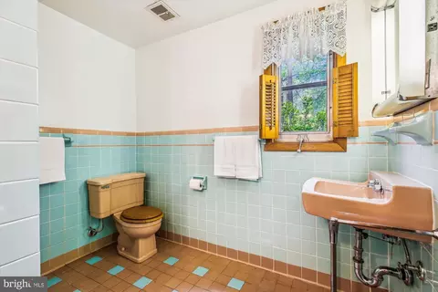 11621 Springridge Rd, Potomac, MD 20854 photo 35