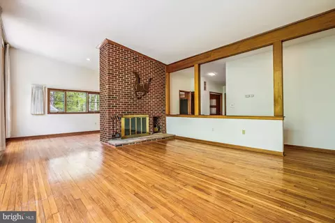 11621 Springridge Rd, Potomac, MD 20854 photo 9