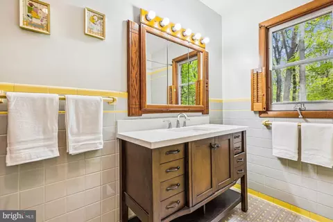11621 Springridge Rd, Potomac, MD 20854 photo 25