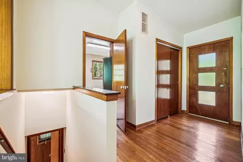 11621 Springridge Rd, Potomac, MD 20854 photo 5