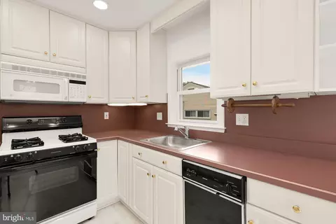 Kitchen - 2619 Cory Ter, Silver Spring, MD 20902 photo 9 of 9