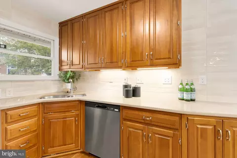 Kitchen - 2619 Cory Ter, Silver Spring, MD 20902 photo 6 of 9