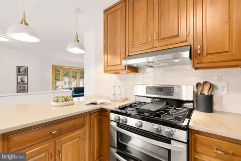 Kitchen - 2619 Cory Ter, Silver Spring, MD 20902 photo 5 of 9