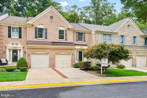 17951 Dumfries Cir, Olney, MD 20832
