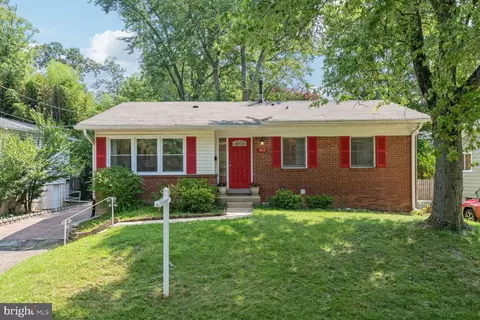 712 Cabin John Pkwy, Rockville, MD 20852
