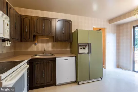 702 Chichester Ln, Silver Spring, MD 20904 photo 7
