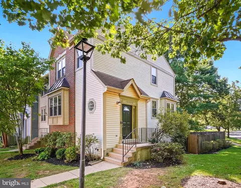 18008 Sunset River Ct, Olney, MD 20832