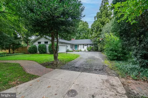 11 Quincy St, Chevy Chase, MD 20815
