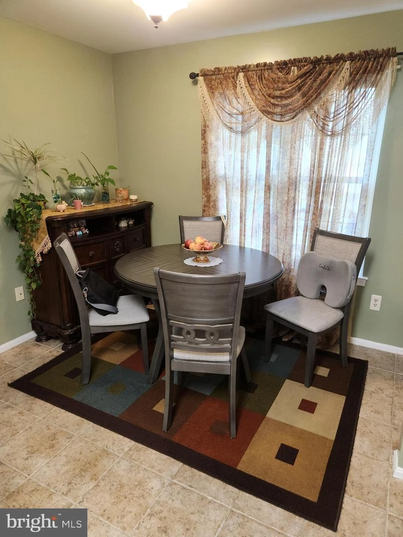 Dining - 14920 Carriage Square Dr, Silver Spring, MD 20906 photo 2 of 3
