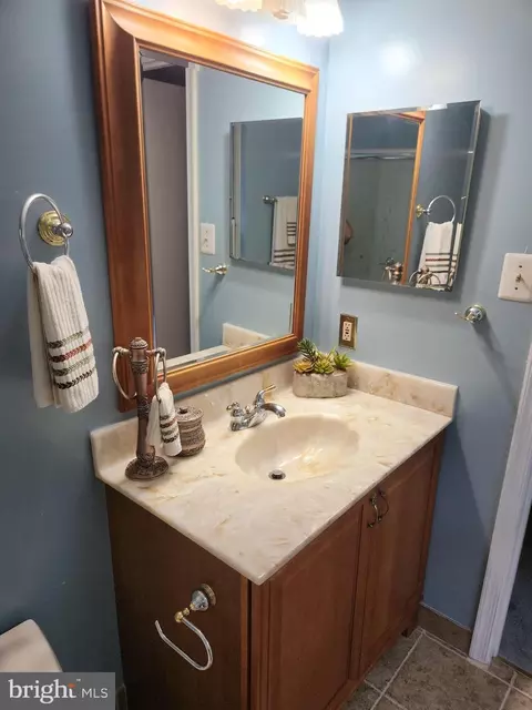 Bath - 14920 Carriage Square Dr, Silver Spring, MD 20906 photo 3 of 4