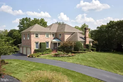 9913 Kendale Rd, Potomac, MD 20854