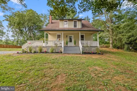 7915 Bounding Bend Ct, Derwood, MD 20855
