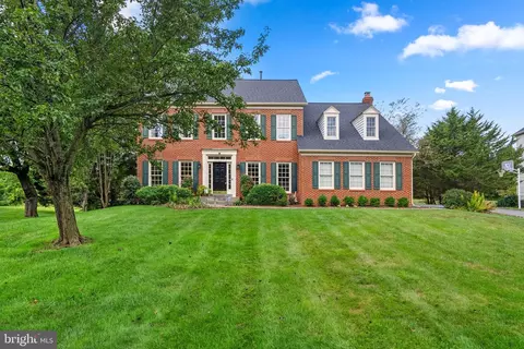 Exterior - 921 Brick Manor Cir, Silver Spring, MD 20905 photo 2 of 11