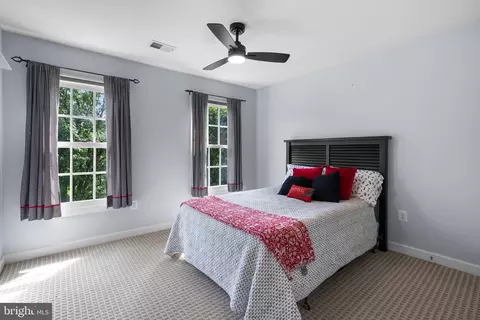 Bedroom - 921 Brick Manor Cir, Silver Spring, MD 20905 photo 3 of 7